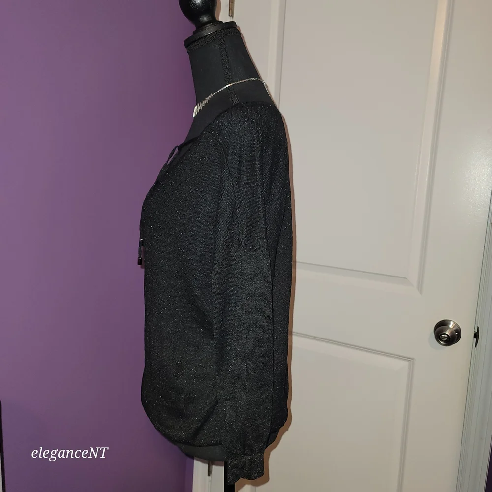 Elegant Black Top with Tie Detail Sz: L